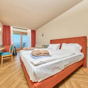 Twin Room with View