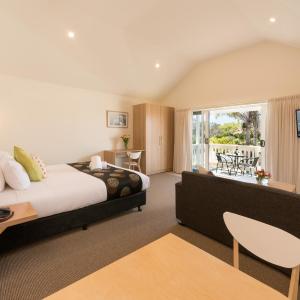 Suite with Spa Bath with Free Parking and Wifi