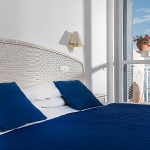 Double or Twin Room with Balcony and Sea View