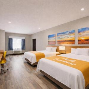 Deluxe Queen Room with Two Queen Beds - Non-Smoking
