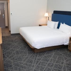 King Room with Sofa Bed and Study - Non-Smoking