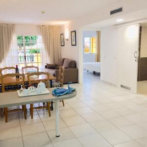 Two-Bedroom apartment with Garden view - Disability Access