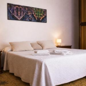 Basic Triple Room with Shared Bathroom
