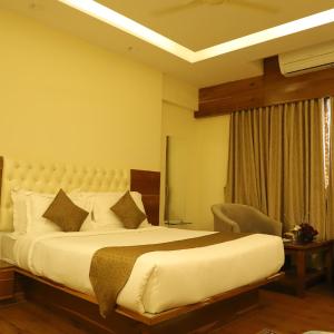 Executive Room with Temple Pick Up and Drop, Early Check in at 11am and Late Checkout till 1pm (Subject to availability)