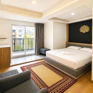 King Room with Balcony