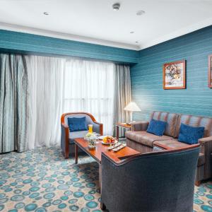 Junior Suite king bed, City View