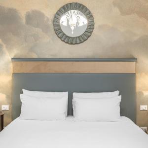 Superior Double or Twin Room with Canal View