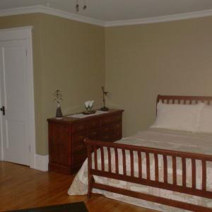 Queen Room with Bath