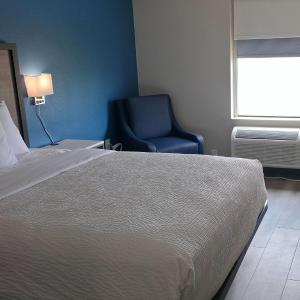 Deluxe King Room - Non-Smoking