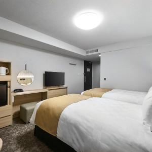 Renovated Room Selected at Check-In (No choice of bed preference)