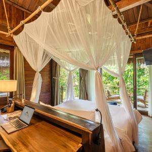 Premium Jungle Bungalow King