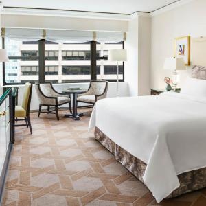 PALACE ONE BEDROOM SUITE KING