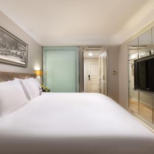 Superior Taksim Square View Room