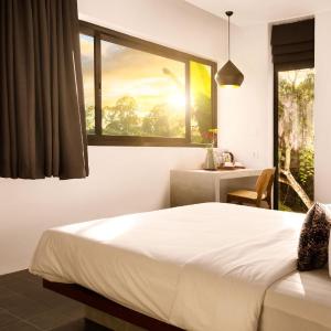 Residence Suite with Balcony + Free Pickup + 1 time Set Lunch + 50% Spa