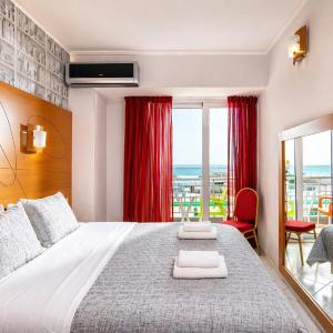 Double Room with View of the Port