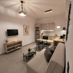 Deluxe One-Bedroom Apartment with Garden View