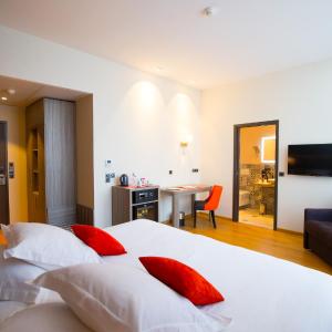 Deluxe Double Room with Garden View