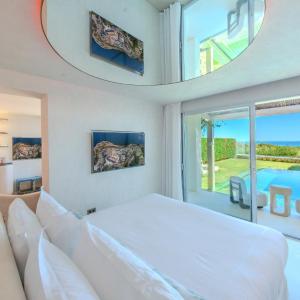 Cherry Vista Suite with Private Pool- Entrance to Pacha Club Included