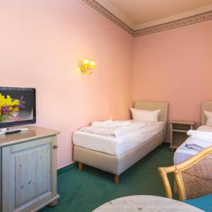 Room with 2 separate beds