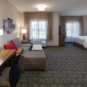 Queen Studio Suite with Two Queen Beds - Mobility Access Tub/Non-Smoking