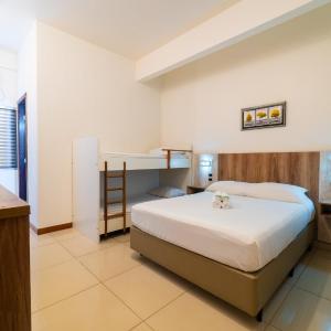 Economy Family Room
