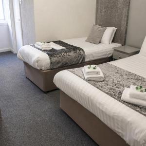 Family Room (2 Adults + 1 Child)