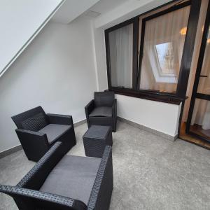 Triple Room with Single Beds