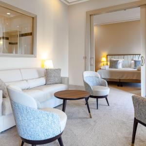 Suite with Balcony and Sea View
