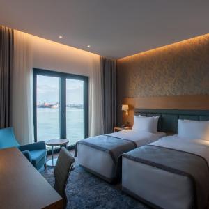 Standard Twin Room with Sea View