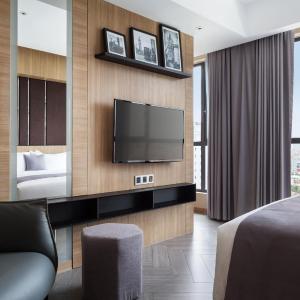 Three-Bedrooms Royal Suite - Free Mini-bar