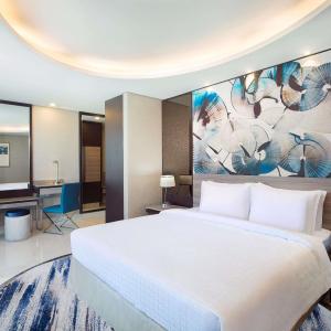 Deluxe king bed room