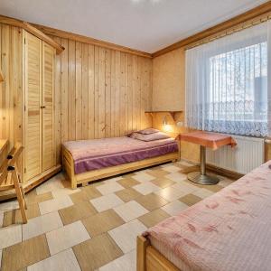 Twin Room with Shared Bathroom