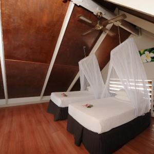 Beachfront 2BD Family Villa 