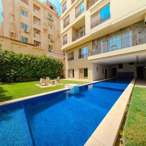 Apartment with Garden View