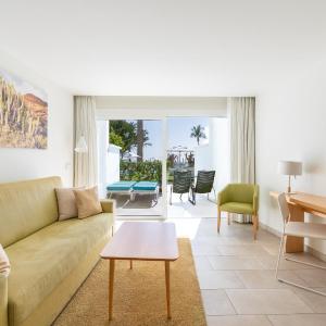 Junior Suite Star Prestige Pool Access (Single Use)