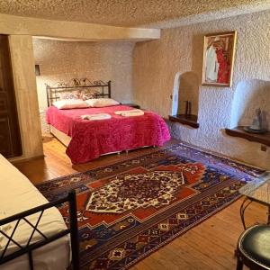 Triple Cave Deluxe Room 
