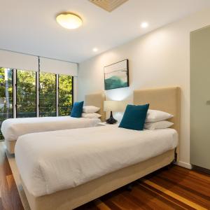 Three-Bedroom Bay Penthouse
