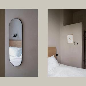 Single Petite - extra small with open bathroom