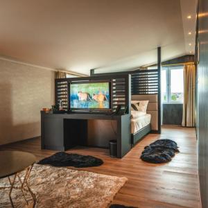 Deluxe King Suite