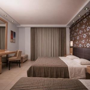 Quadruple Room with Street View