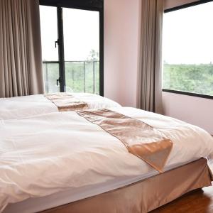 Double or Twin Room with Balcony & Bath