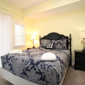 Premier Two-Bedroom Apartment with Bonus Room
