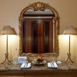 Grand Acropolis Suite 1 Bedroom Suite, 1 King, City view