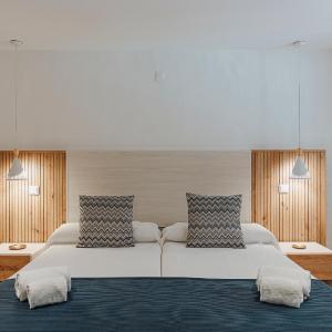 One-Bedroom Apartment with Sea View