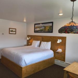 King Room with Partial Lake View
