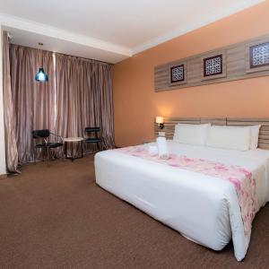 Superior Hillview Double Bed
