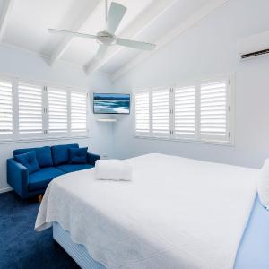 Deluxe Two-Bedroom Apartment with Garden View