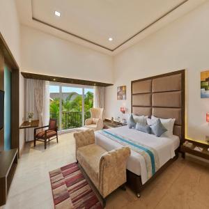 Junior Suite with Balcony