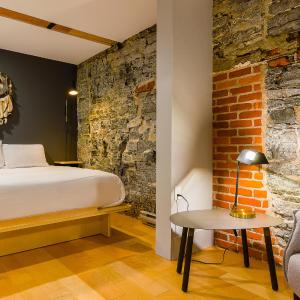 One-Bedroom Deluxe Apartment P103