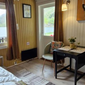 Cottage 3 with Shared Bathroom and Shower